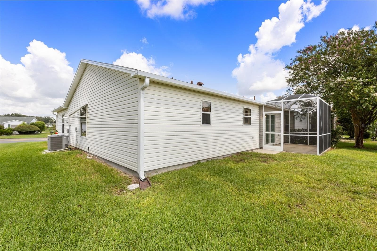 Room to extend lanai - 2527 BOTELLO AVE, THE VILLAGES