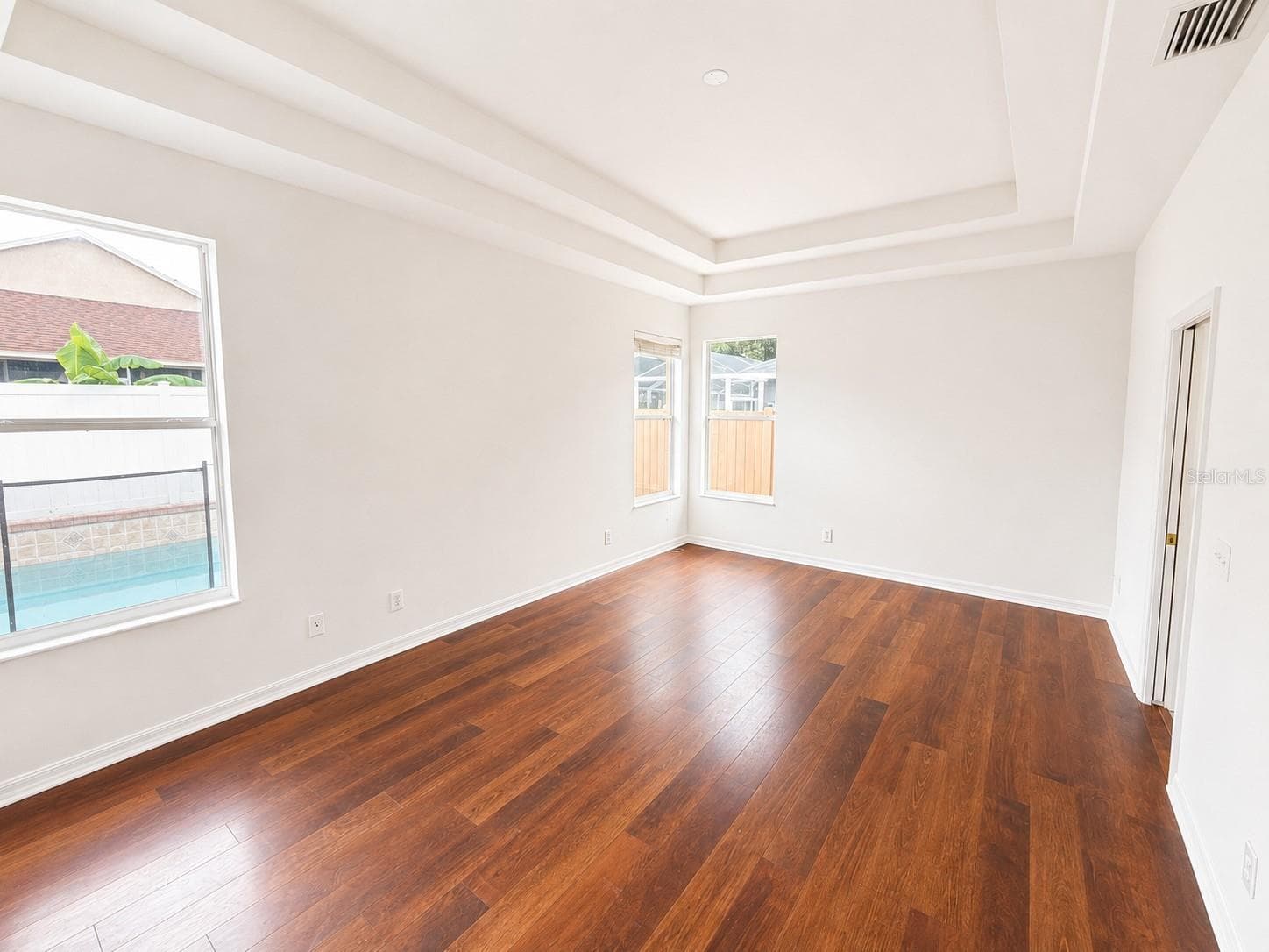 Single Family Residence at 15430 LAKE BELLA VISTA DR, TAMPA, photo 12 of 29