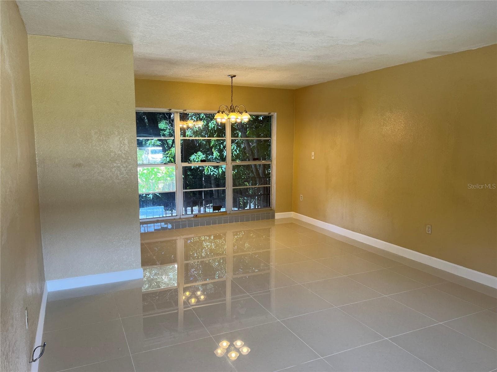Single Family Residence at 5847 HARRINGTON DR, ORLANDO, photo 4 of 28