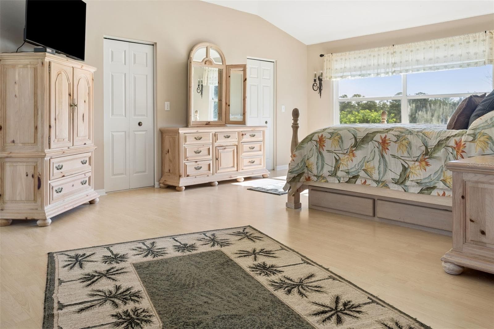 Massive primary suite. - 15611 SHOAL CREEK PL, ODESSA