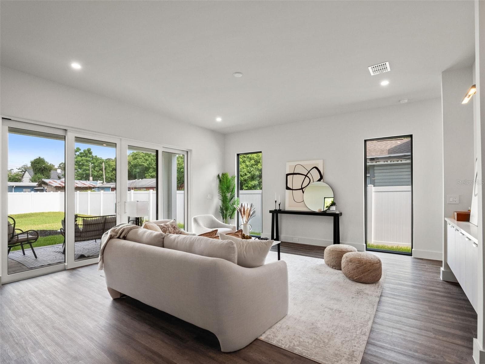 Single Family Residence at 1320 CLOVERLAWN AVE, ORLANDO, photo 12 of 58