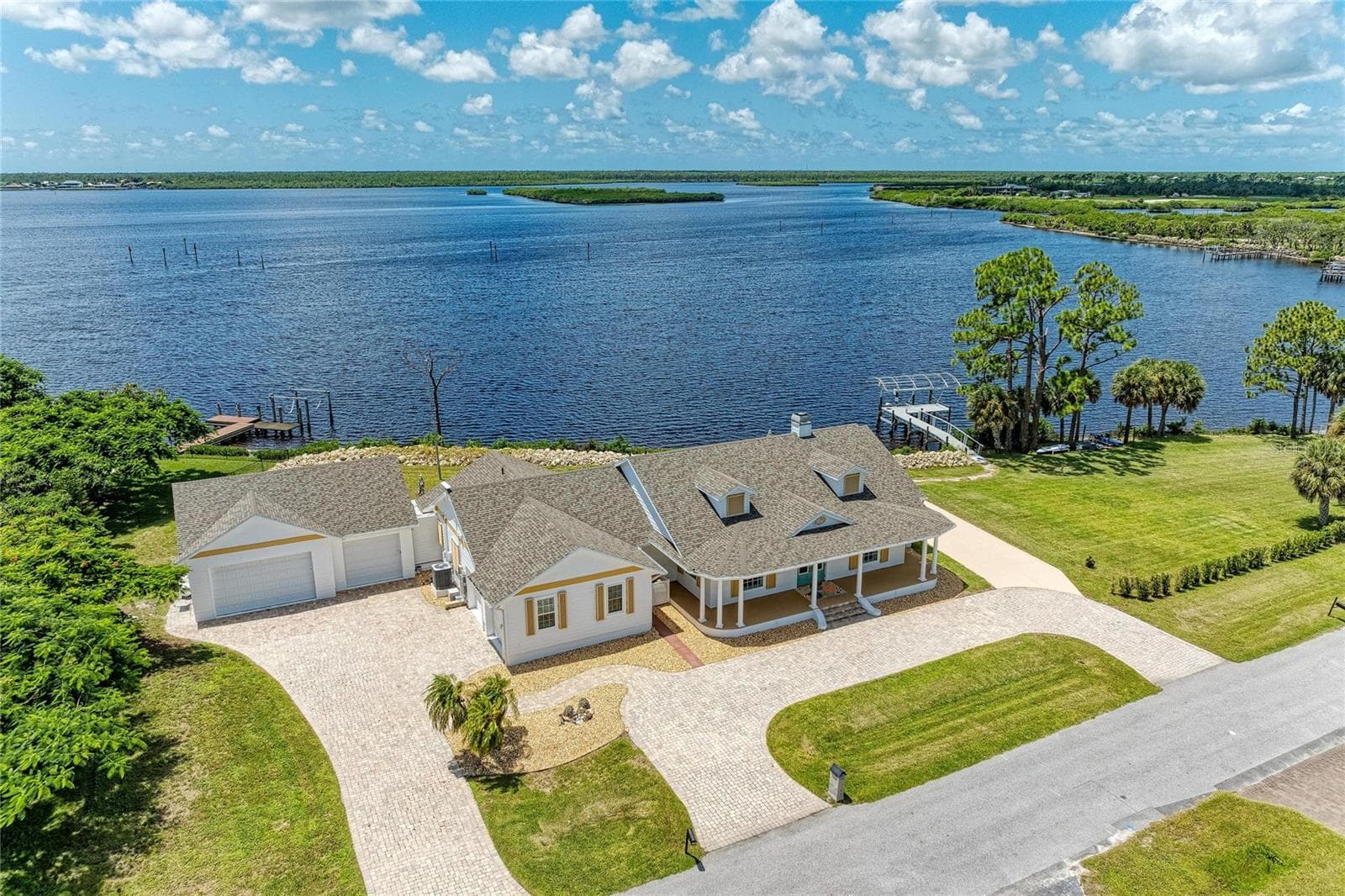 Single Family Residence at 12323 LACKAWANNA LN, PORT CHARLOTTE, photo 11 of 98