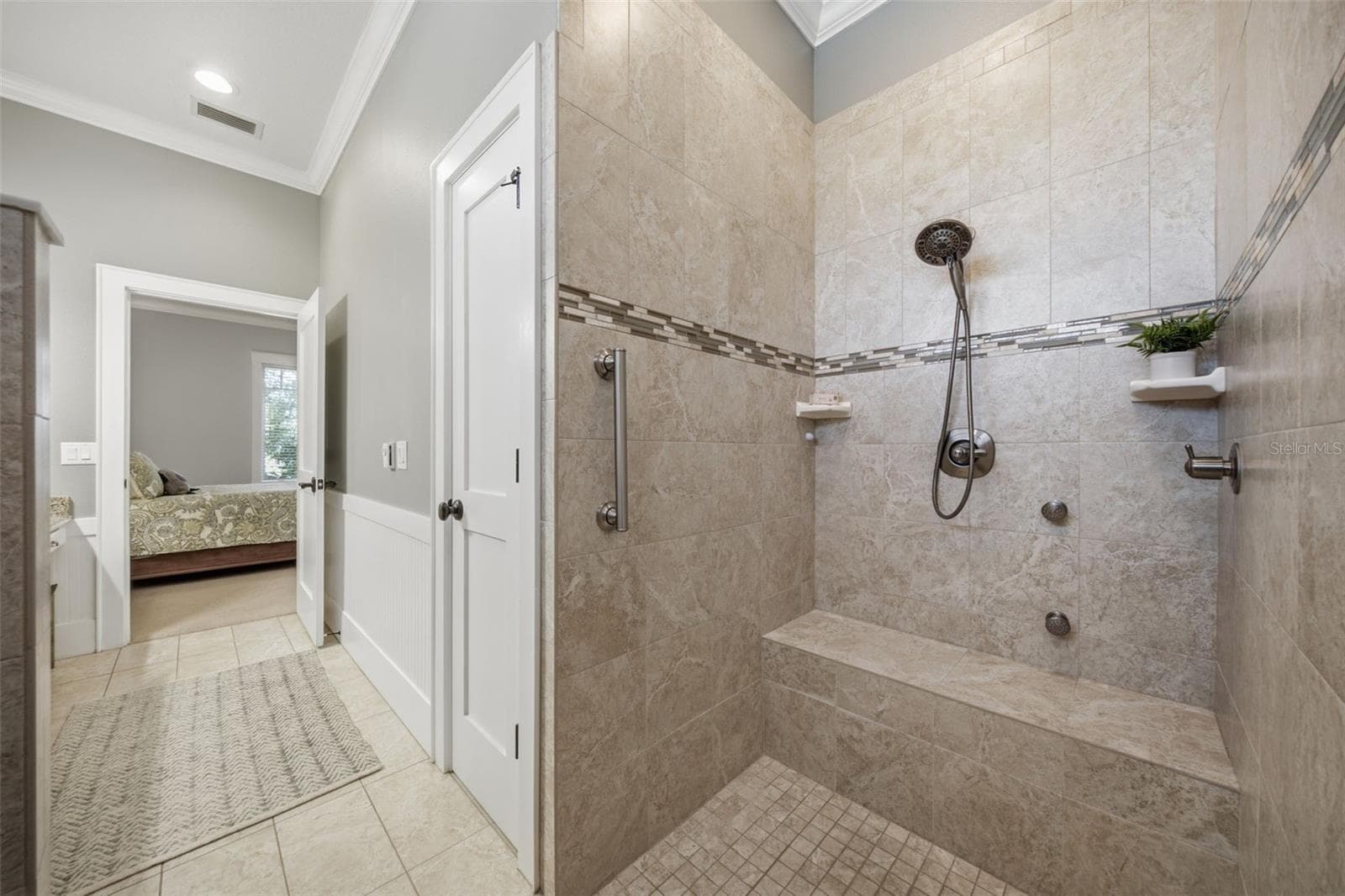 Primary bathroom. - 1905 PINE ST, VALRICO