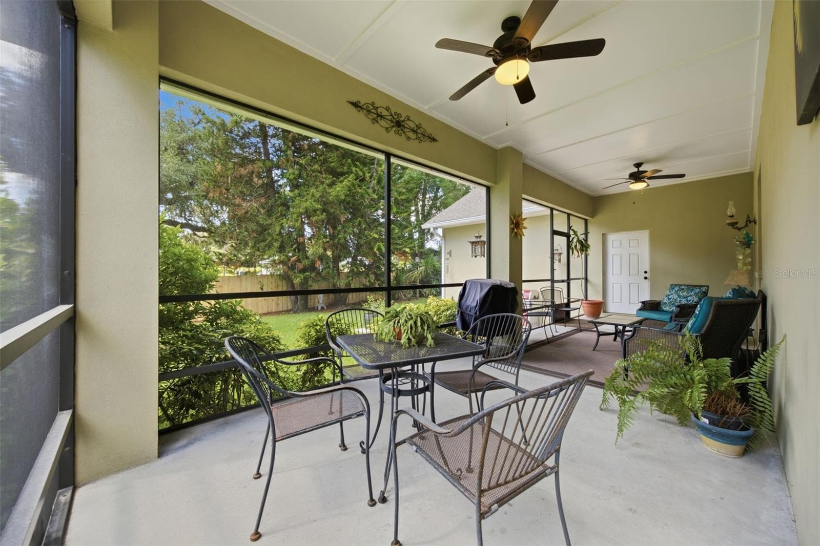 Great entertaining space. - 1905 PINE ST, VALRICO