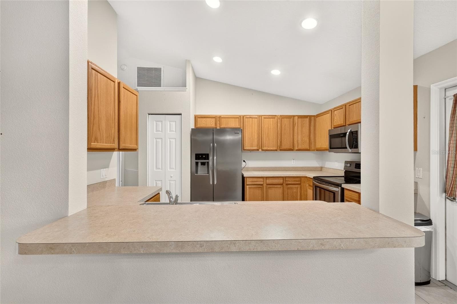 Single Family Residence at 8825 SE 155TH PL, SUMMERFIELD, photo 14 of 33