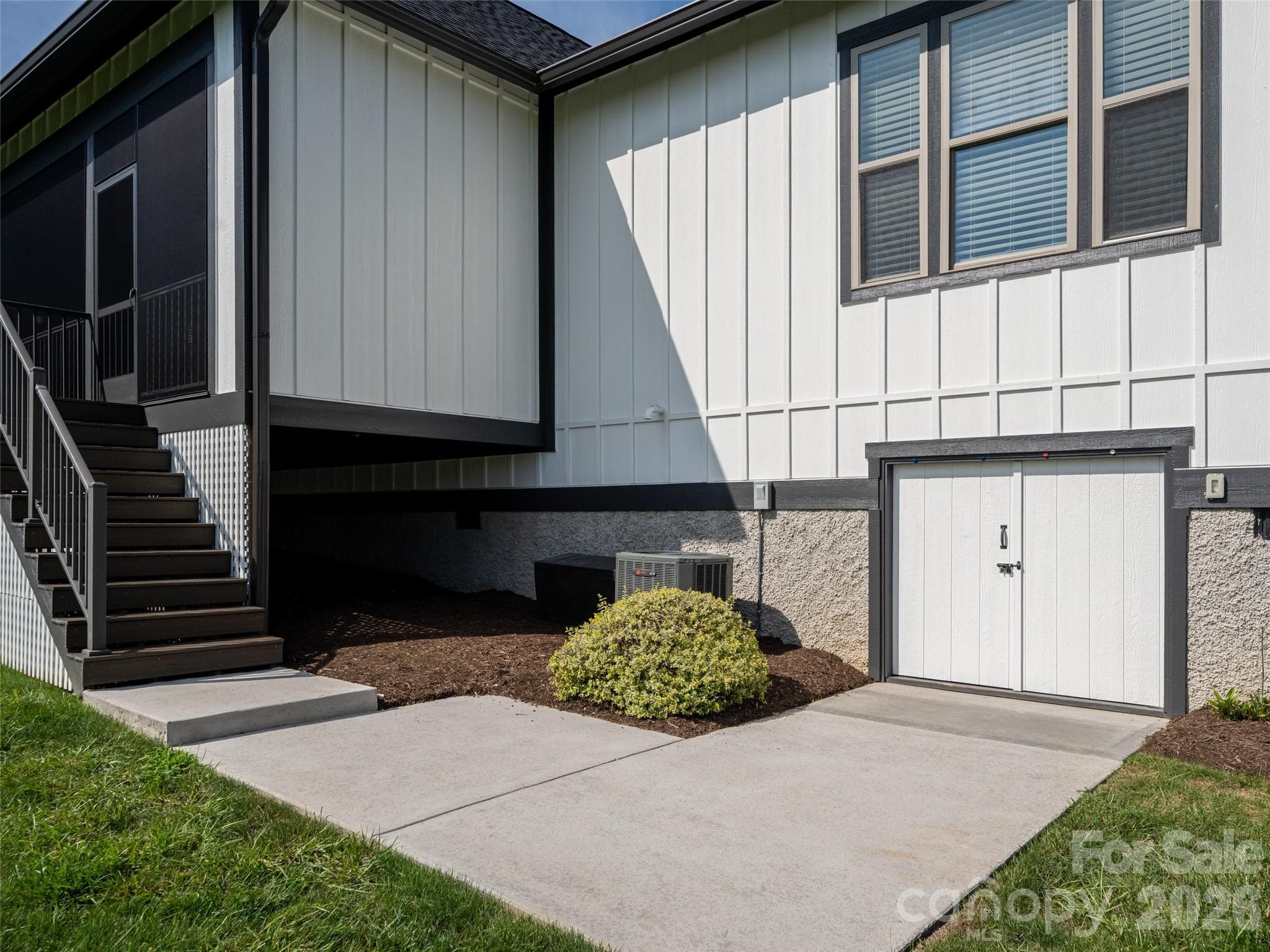 Single Family Residence at 46 Solomia Drive, Mills River, photo 34 of 45