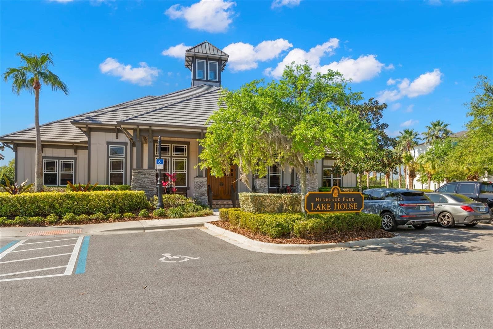 Lake House - 14743 CANOPY DR, TAMPA