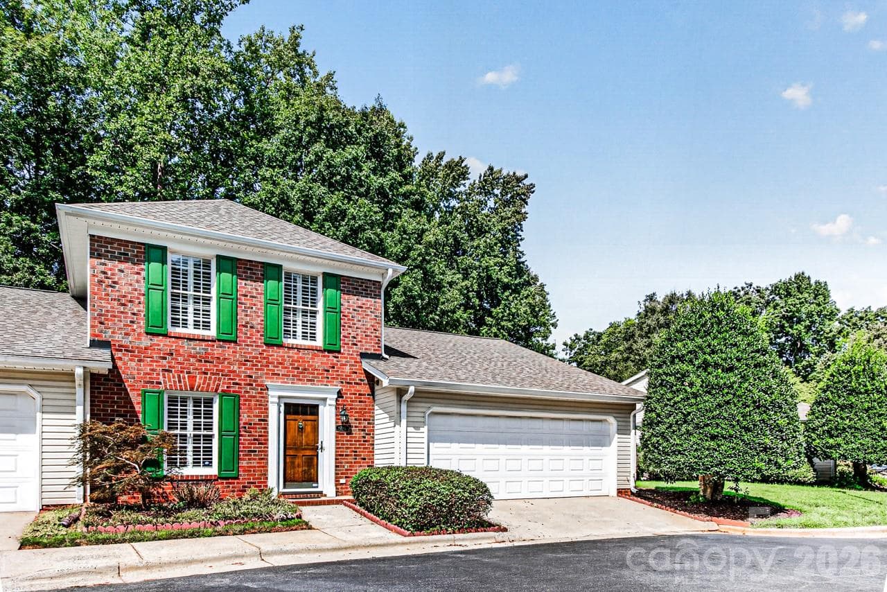 828 Windermere Court
