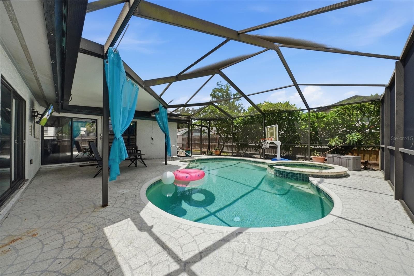 Single Family Residence at 3916 BLOOMING HILL LN, PALM HARBOR, photo 5 of 43