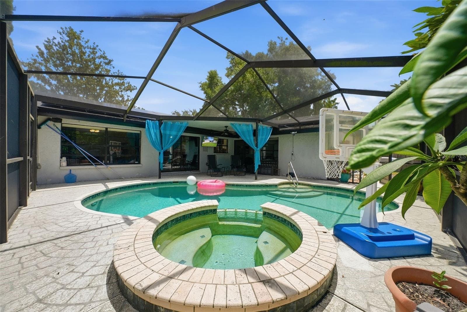 Single Family Residence at 3916 BLOOMING HILL LN, PALM HARBOR, photo 33 of 43