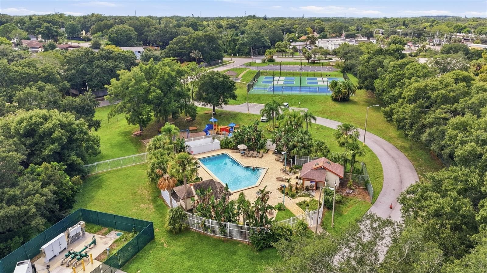 Single Family Residence at 3916 BLOOMING HILL LN, PALM HARBOR, photo 42 of 43