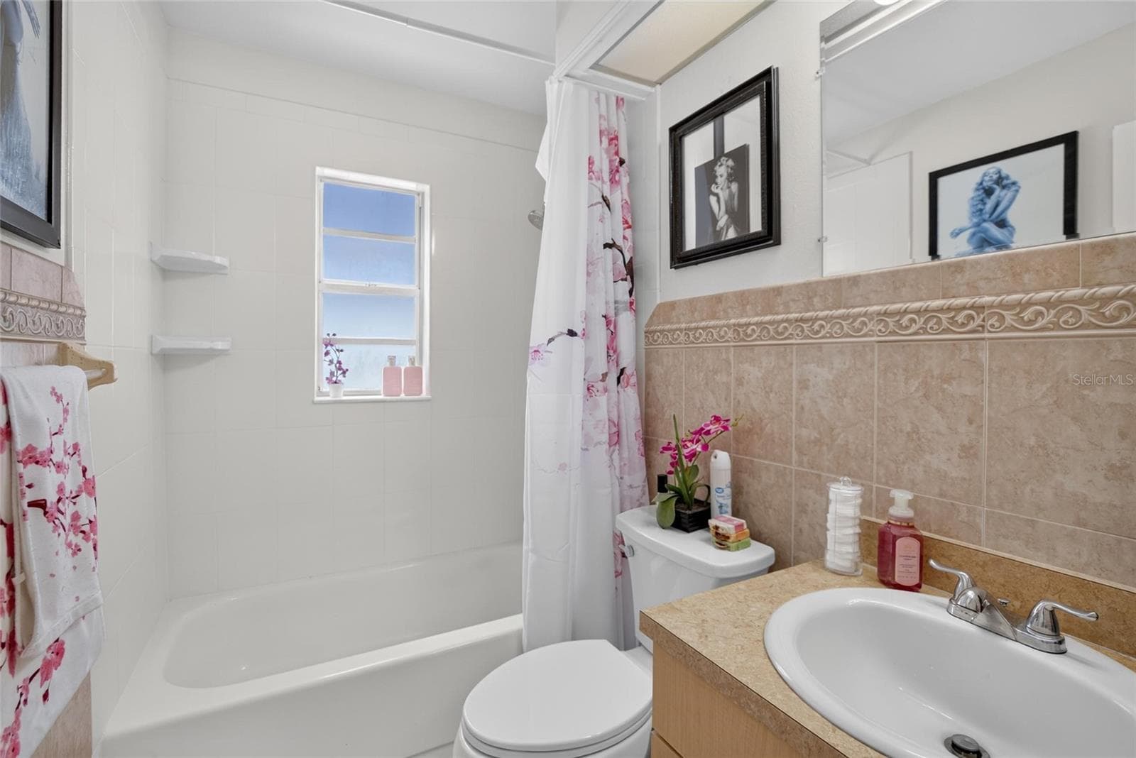 Single Family Residence at 9063 DIXIANA VILLA CIR, TAMPA, photo 16 of 22