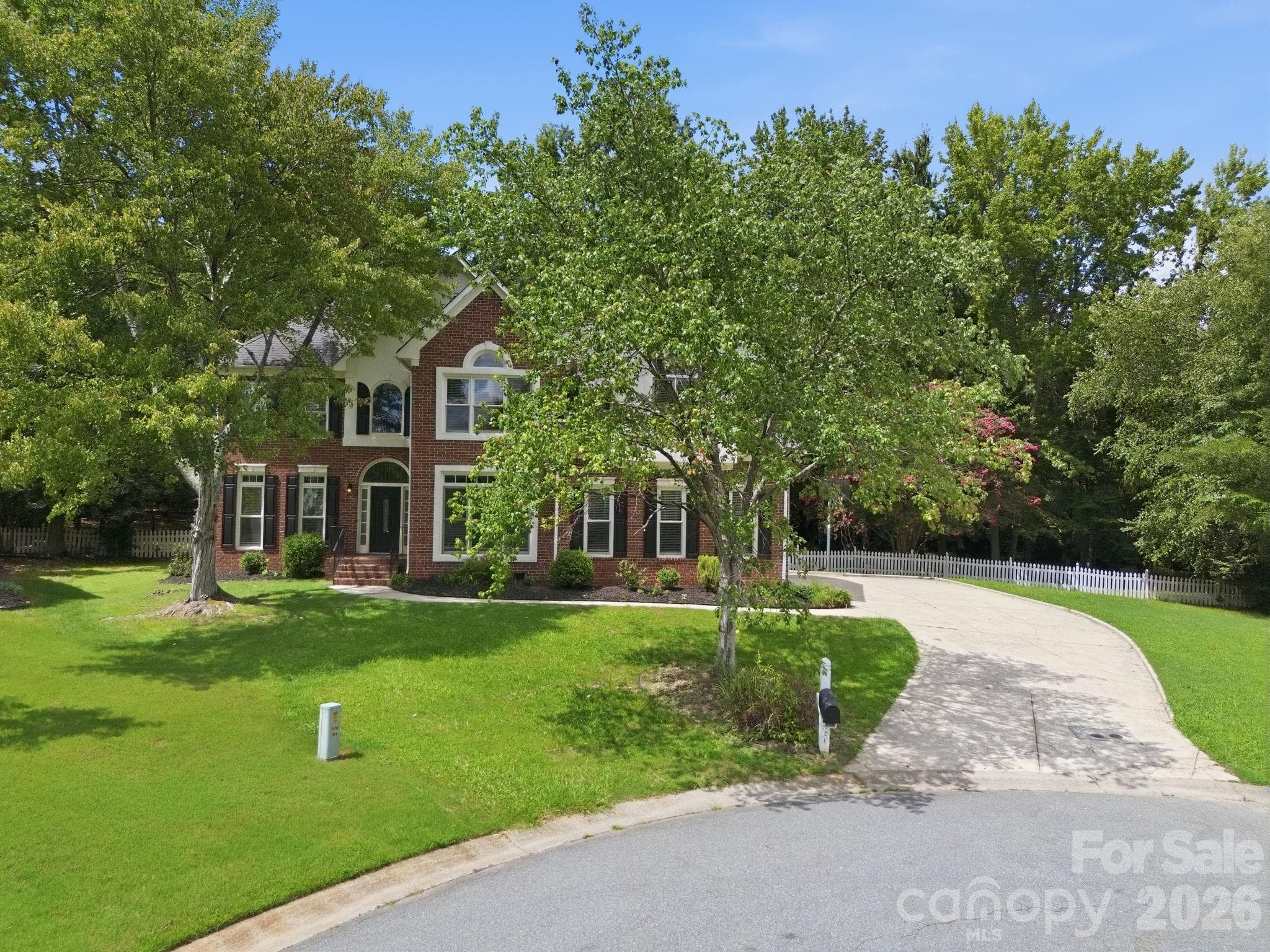 Single Family Residence at 1321 Hillshire Meadow Drive, Matthews, photo 2 of 47