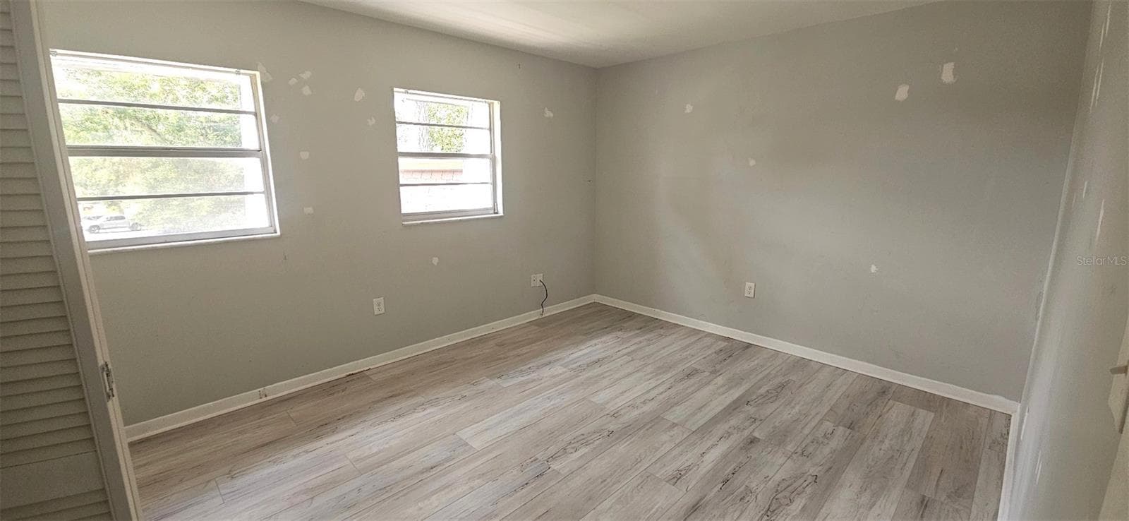 Front Bedroom with LVP flooring - 2405 SE 16TH AVE #B, OCALA