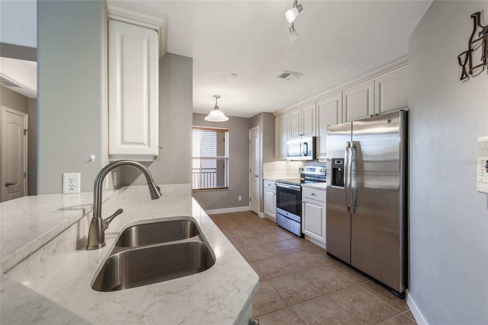 Condominium at 424 LUNA BELLA LN #332, NEW SMYRNA BEACH, photo 6 of 40