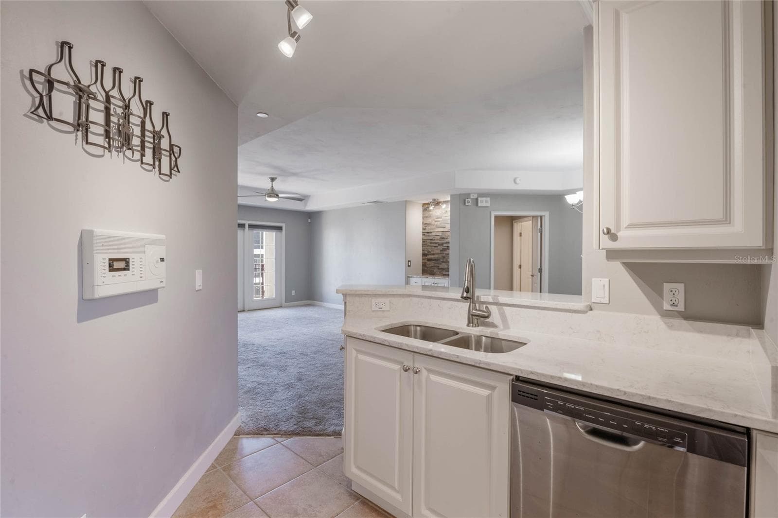 Condominium at 424 LUNA BELLA LN #332, NEW SMYRNA BEACH, photo 9 of 40