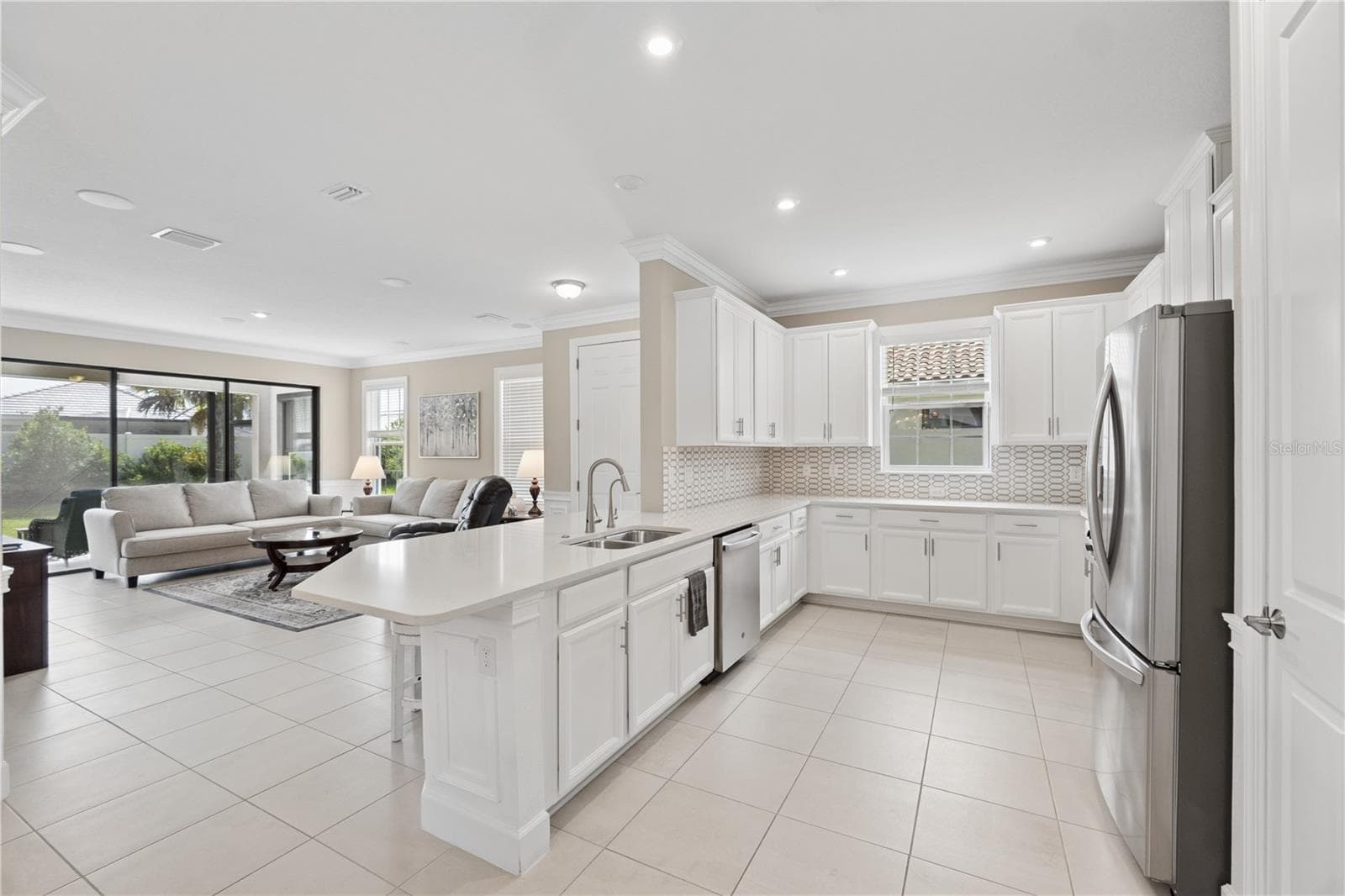 Better than a model home - 4344 CAIROLI CT, WESLEY CHAPEL