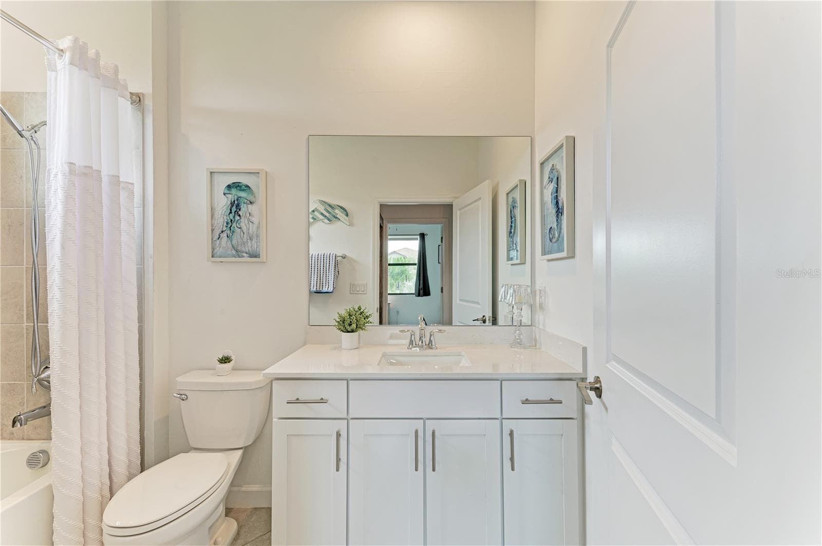 Single Family Residence at 5212 BLUE CRUSH ST, LAKEWOOD RANCH, photo 35 of 66