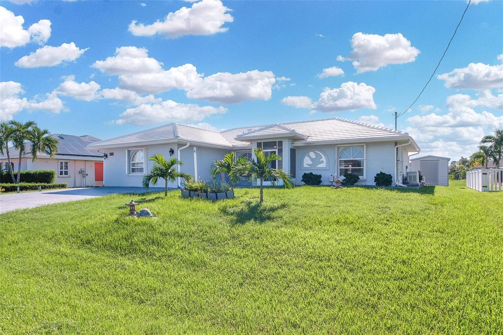 Spacious front yard - 9296 ARRID CIR, PORT CHARLOTTE