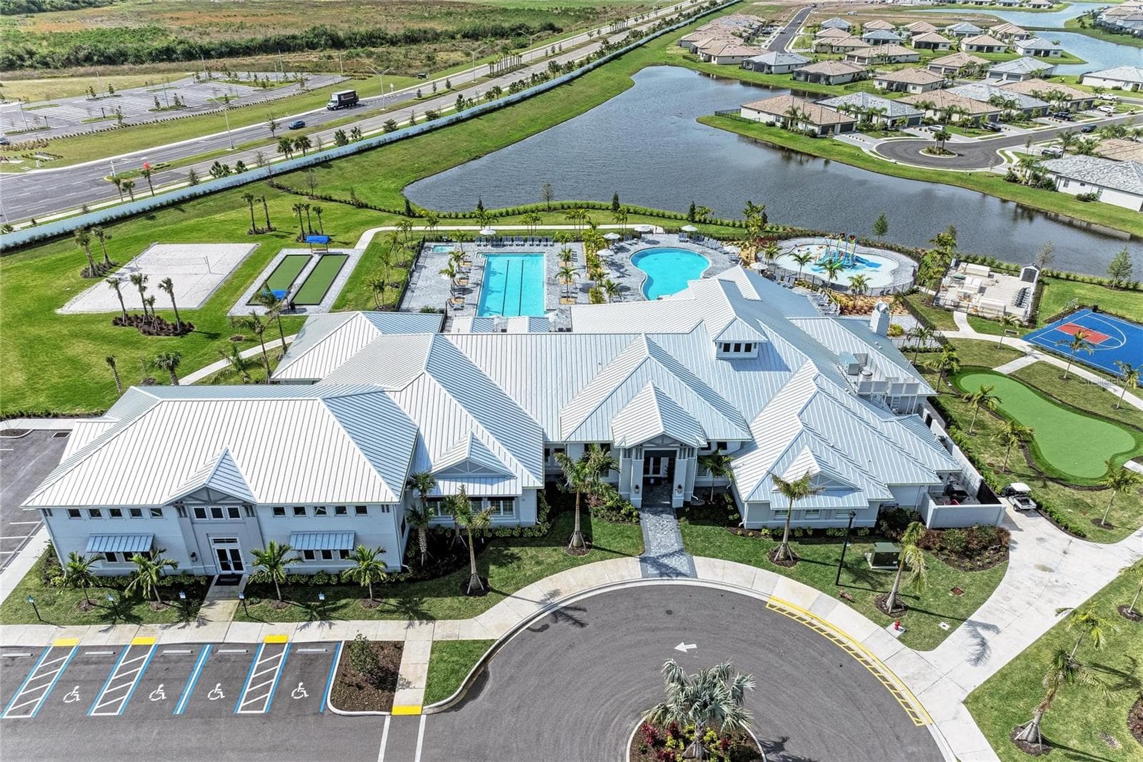 Single Family Residence at 5212 BLUE CRUSH ST, LAKEWOOD RANCH, photo 52 of 66