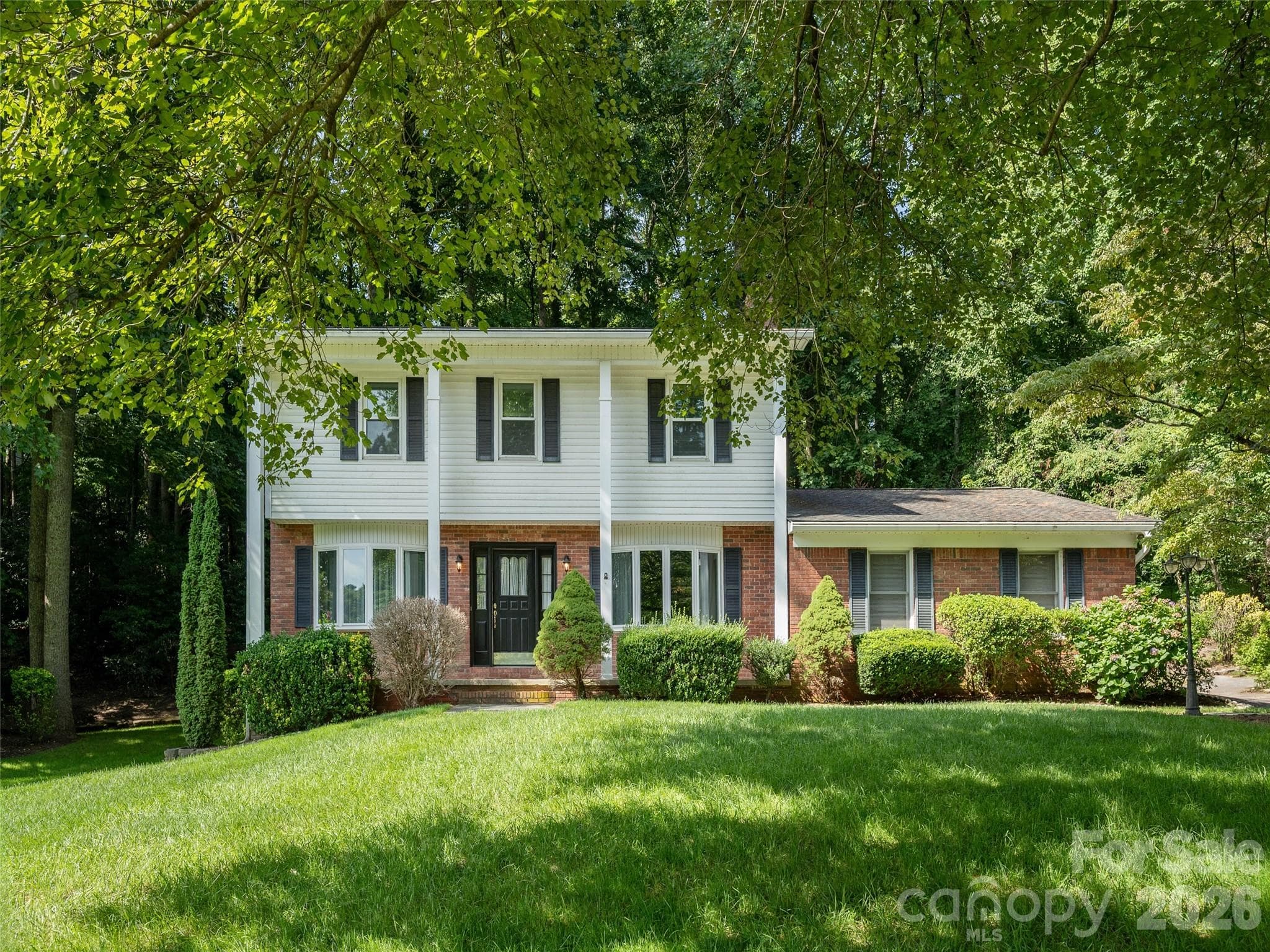 Single Family Residence at 211 Ginseng Lane, Hendersonville, photo 3 of 38