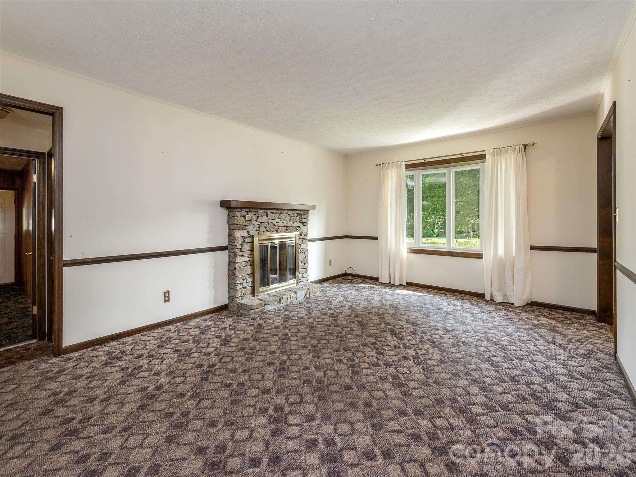 Single Family Residence at 211 Ginseng Lane, Hendersonville, photo 8 of 38