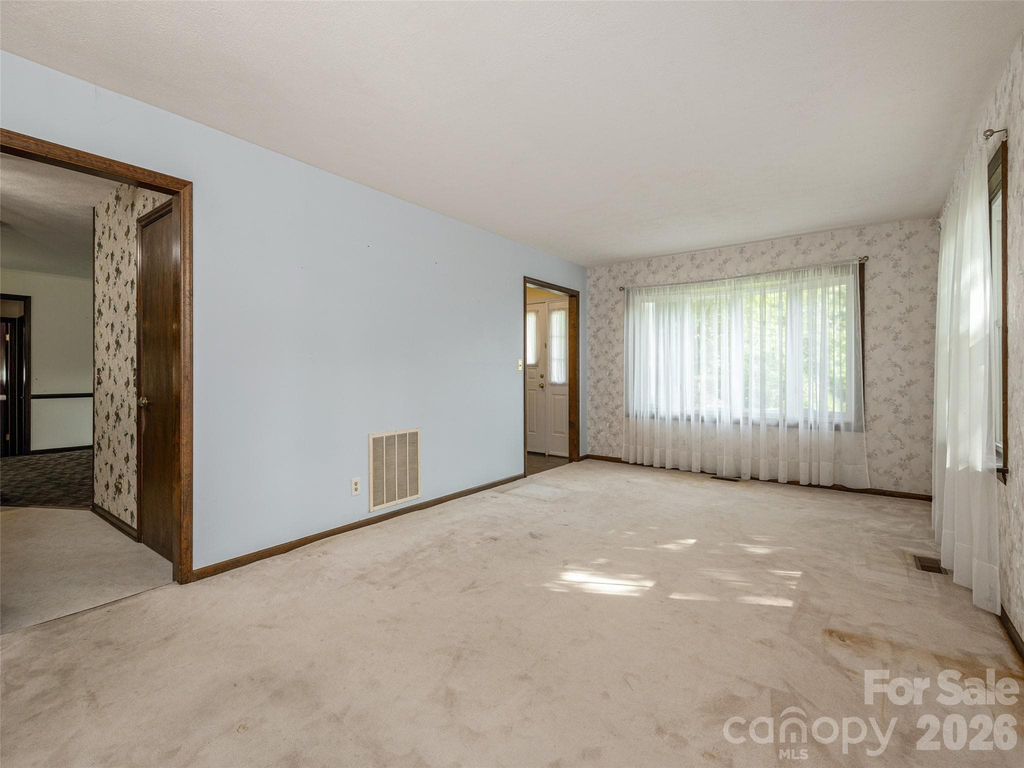 Single Family Residence at 211 Ginseng Lane, Hendersonville, photo 18 of 38