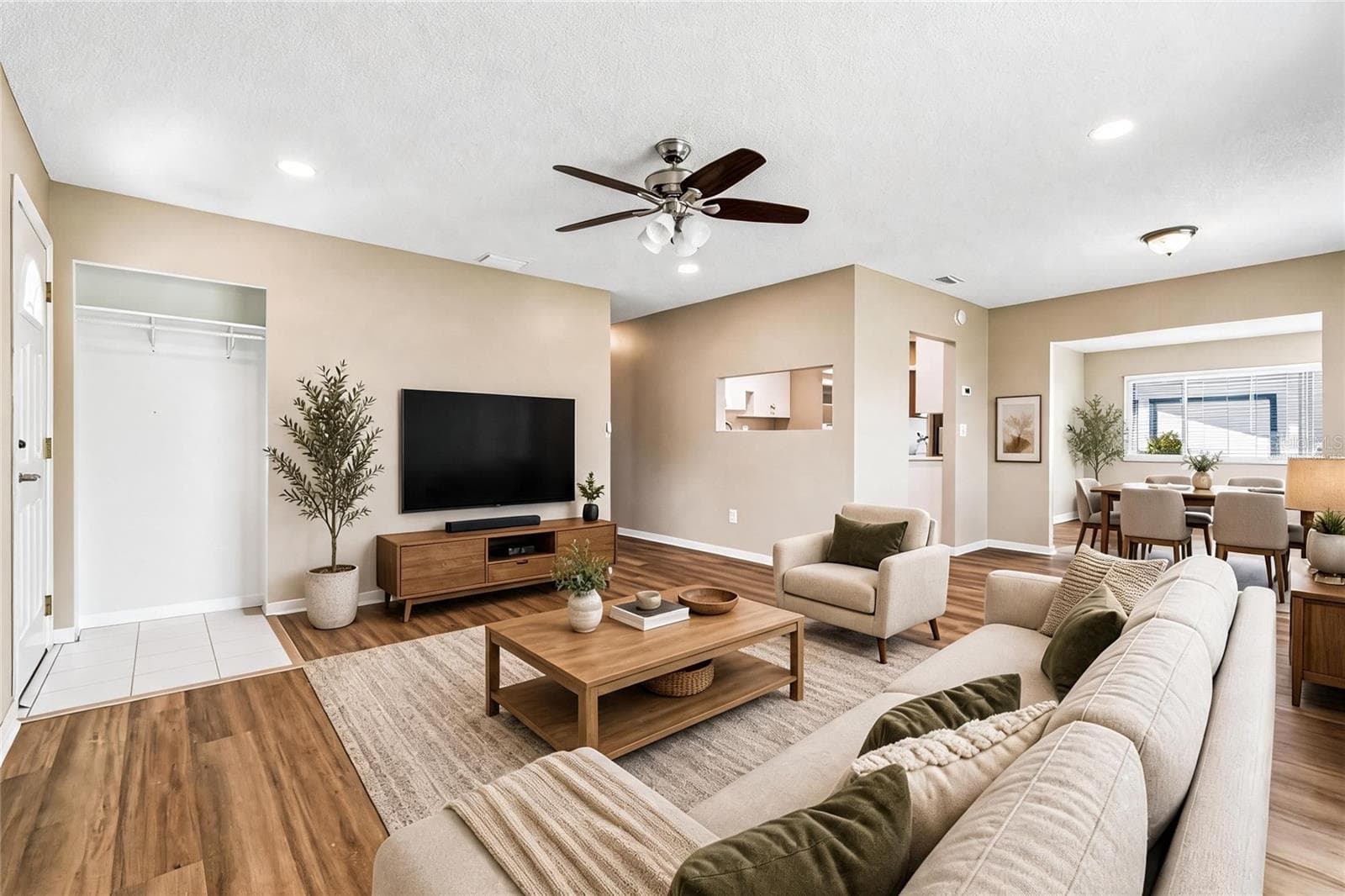 Virtually staged - 209 GENET CT, SUN CITY CENTER