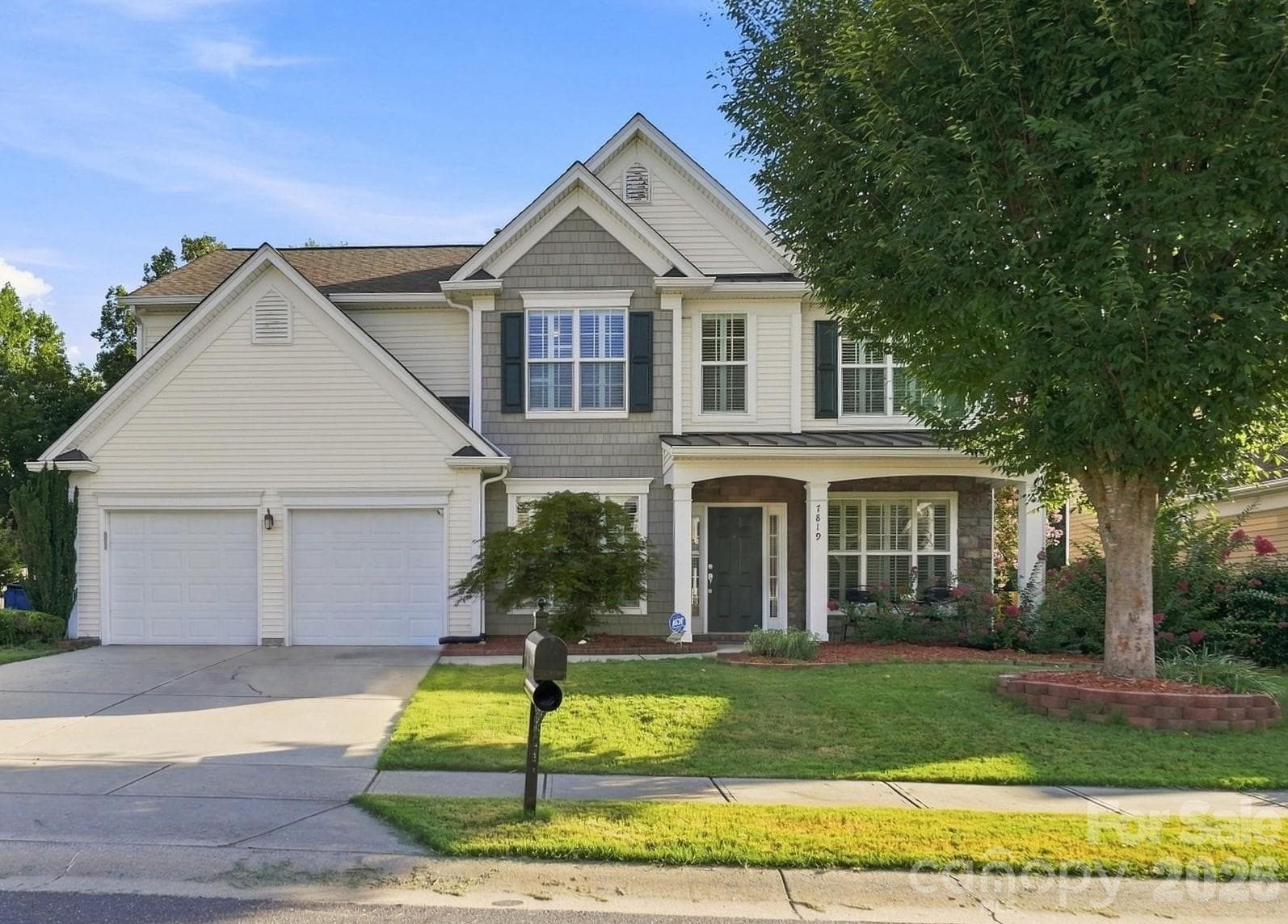 Single Family Residence at 7819 Lamington Drive, Fort Mill, photo 9 of 37