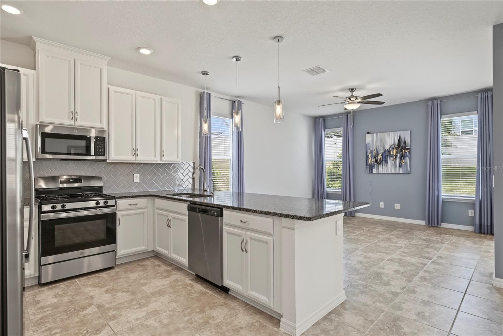 Single Family Residence at 2812 HILLTOP RD, CLERMONT, photo 11 of 39