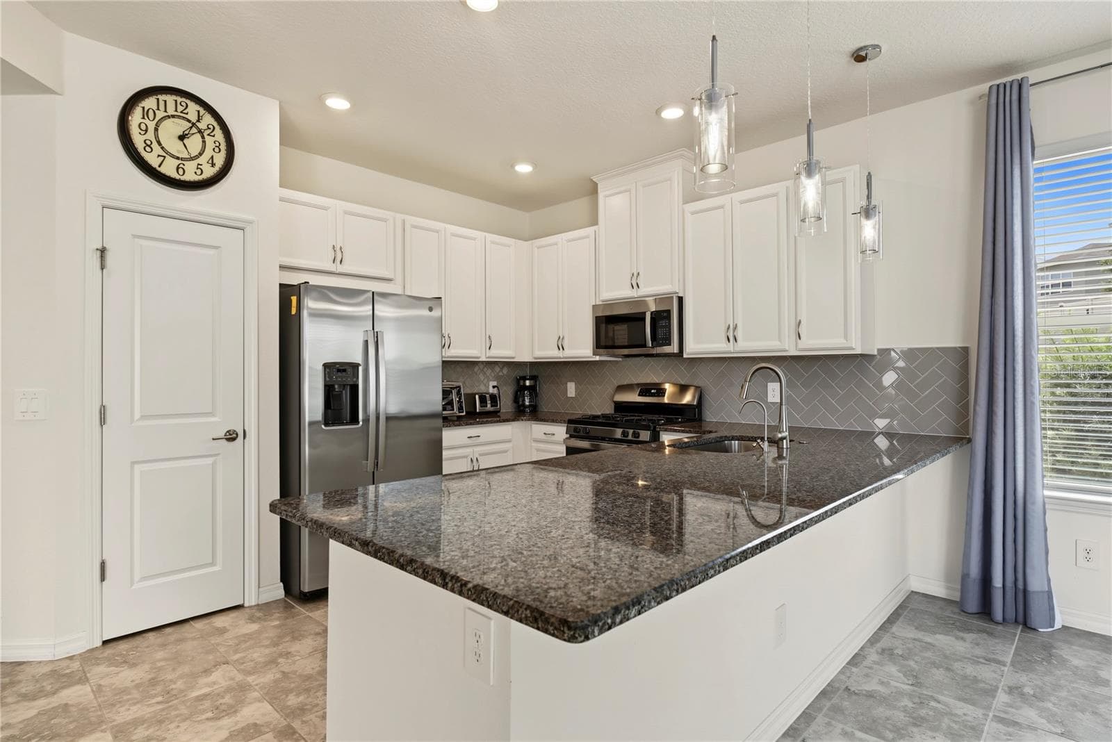 Single Family Residence at 2812 HILLTOP RD, CLERMONT, photo 12 of 39