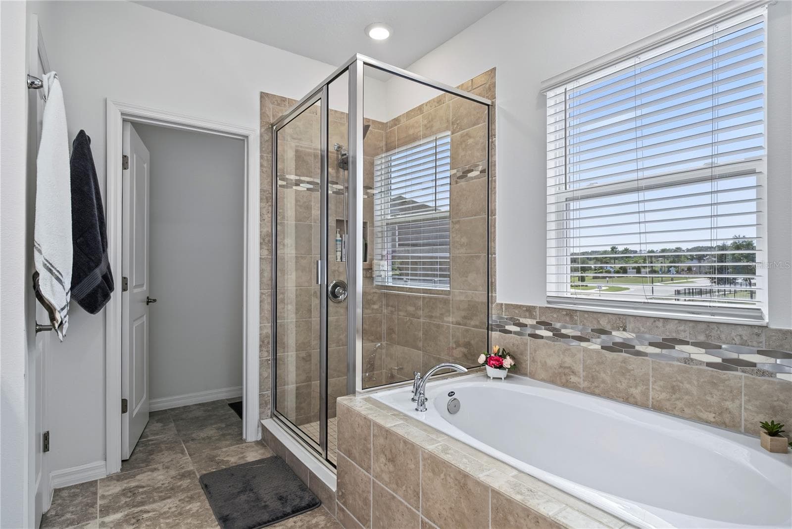 Single Family Residence at 2812 HILLTOP RD, CLERMONT, photo 24 of 39