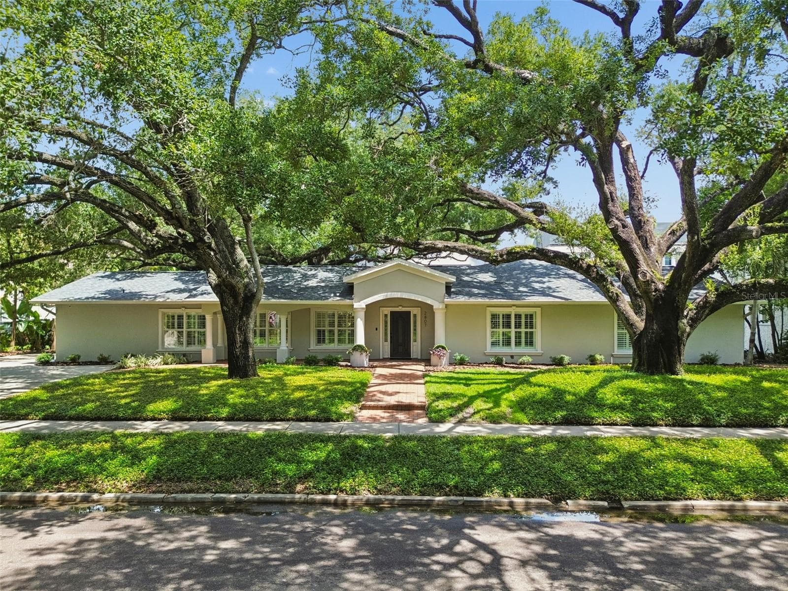 2807 W FOUNTAIN BLVD