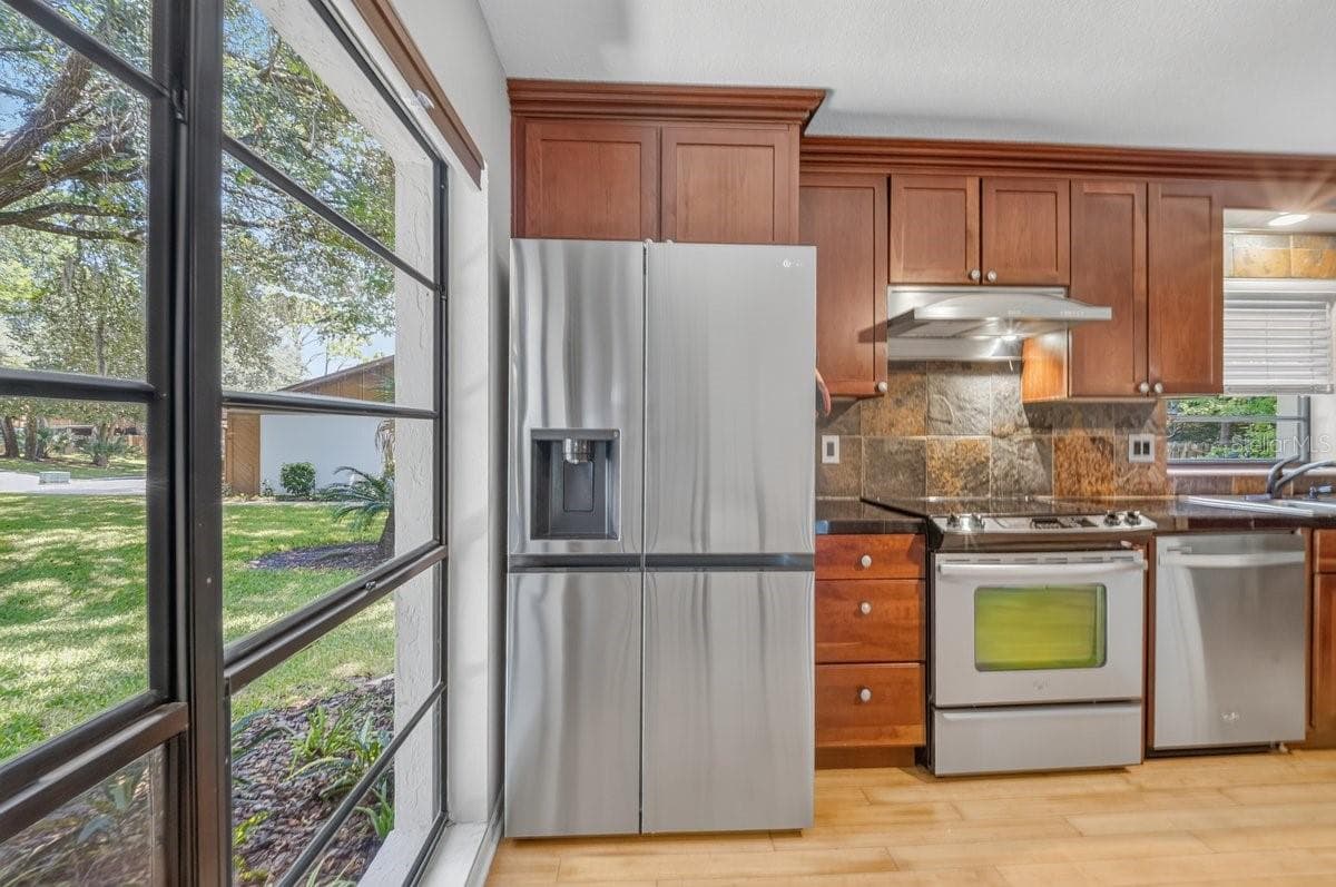 Townhouse at 11 INDIAN TRL, ORMOND BEACH, photo 7 of 60