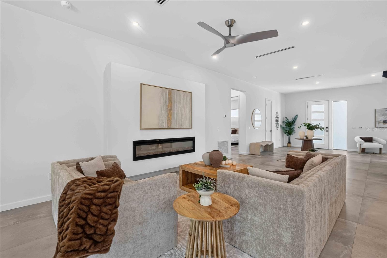 Single Family Residence at 2419 HILLVIEW ST, SARASOTA, photo 8 of 62