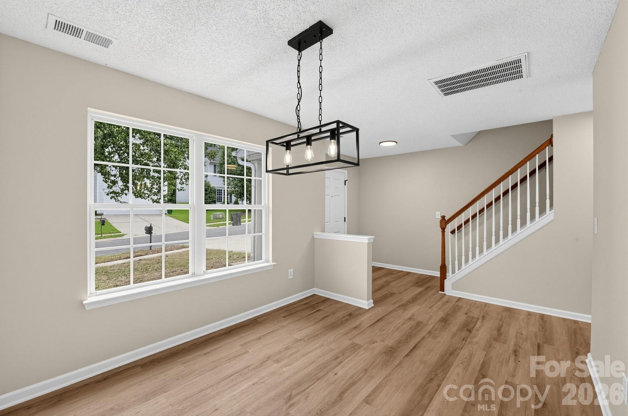 Single Family Residence at 1034 Chalk Hill Lane, Charlotte, photo 3 of 28