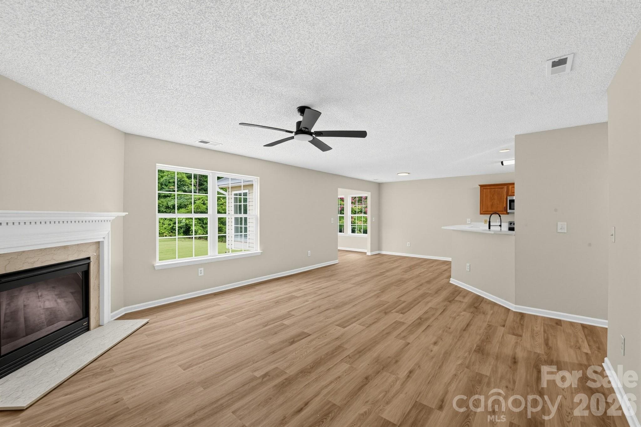 Single Family Residence at 1034 Chalk Hill Lane, Charlotte, photo 4 of 28