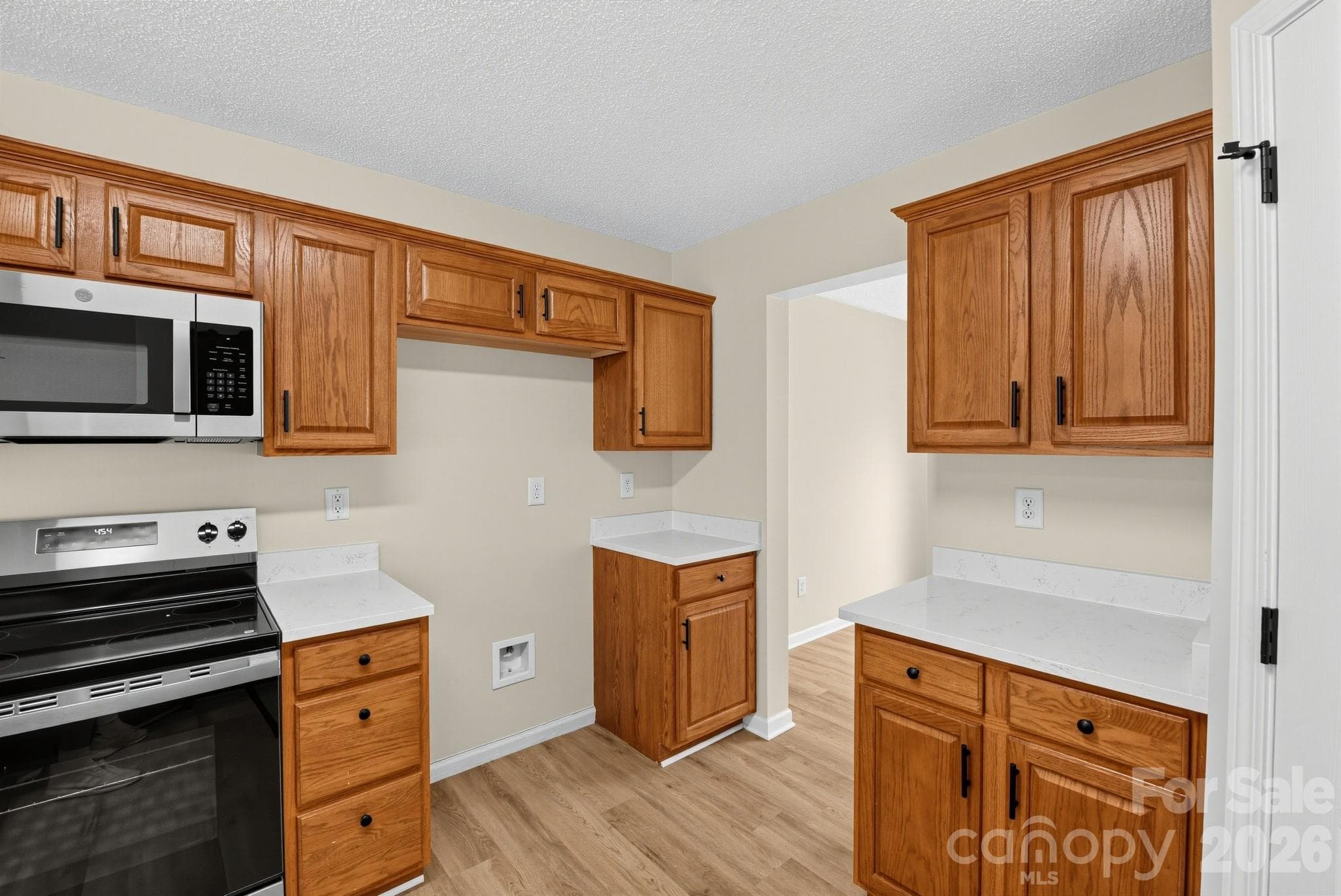 Single Family Residence at 1034 Chalk Hill Lane, Charlotte, photo 9 of 28