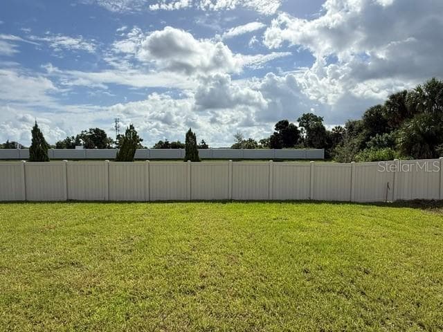 Single Family Residence at 5732 SILVER MOONLIGHT DR, PALMETTO, photo 9 of 41