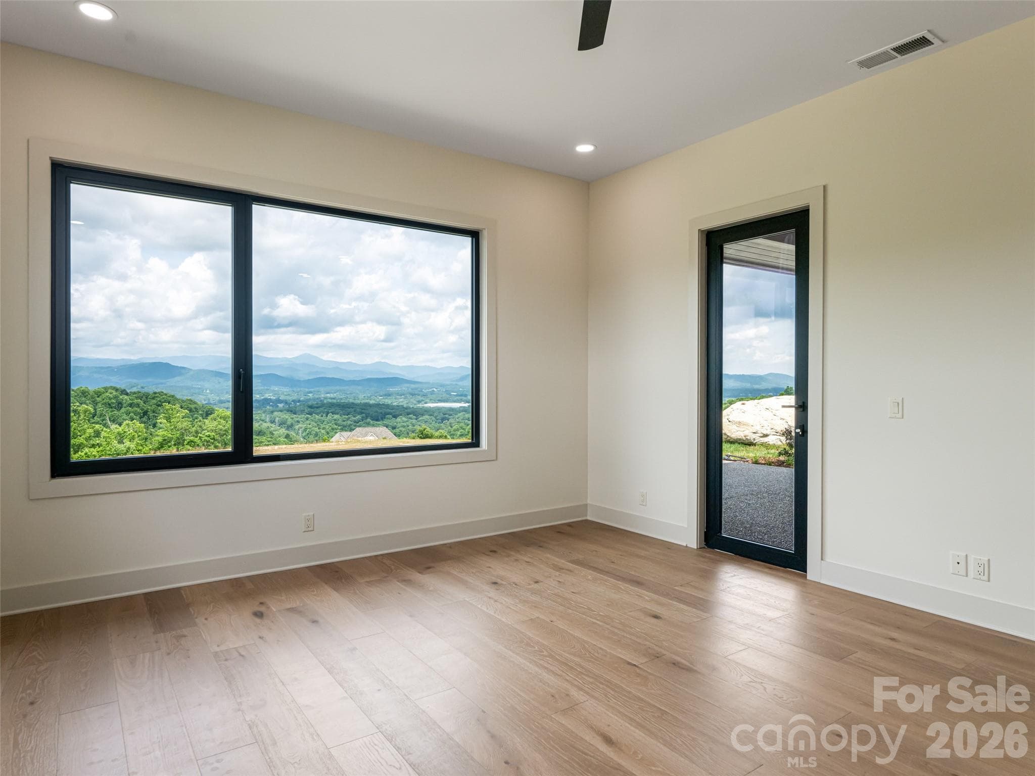 Single Family Residence at 24 S Watchman Drive, Hendersonville, photo 21 of 47