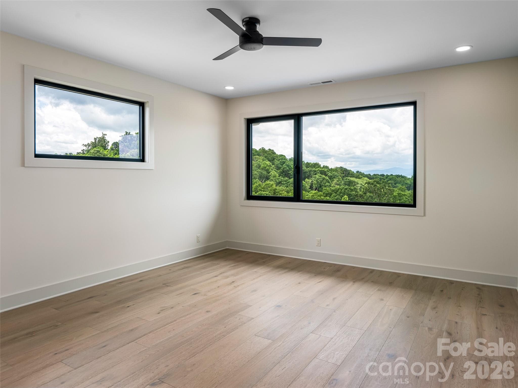 Single Family Residence at 24 S Watchman Drive, Hendersonville, photo 27 of 47