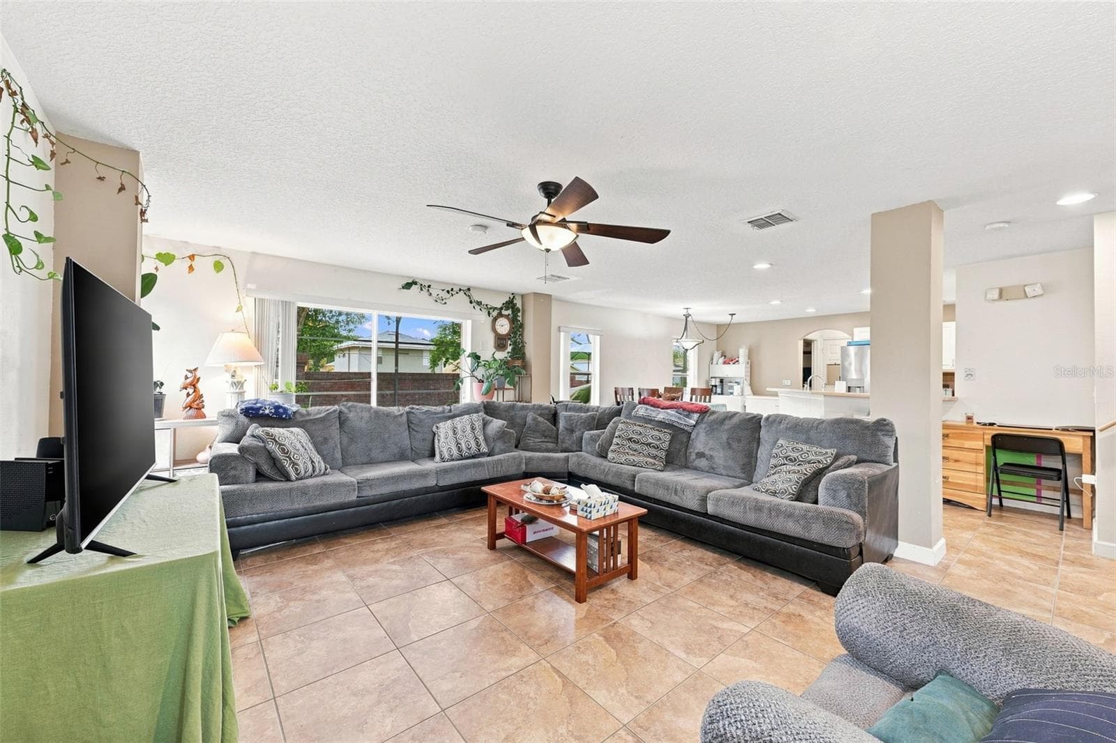 Living Room - 611 ABACO CT, KISSIMMEE