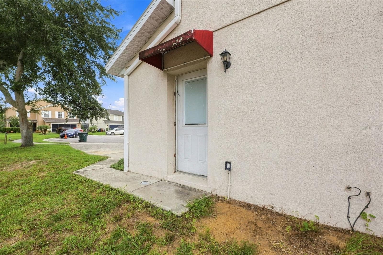 Private Entrance To Garage Studio Apartment - 611 ABACO CT, KISSIMMEE
