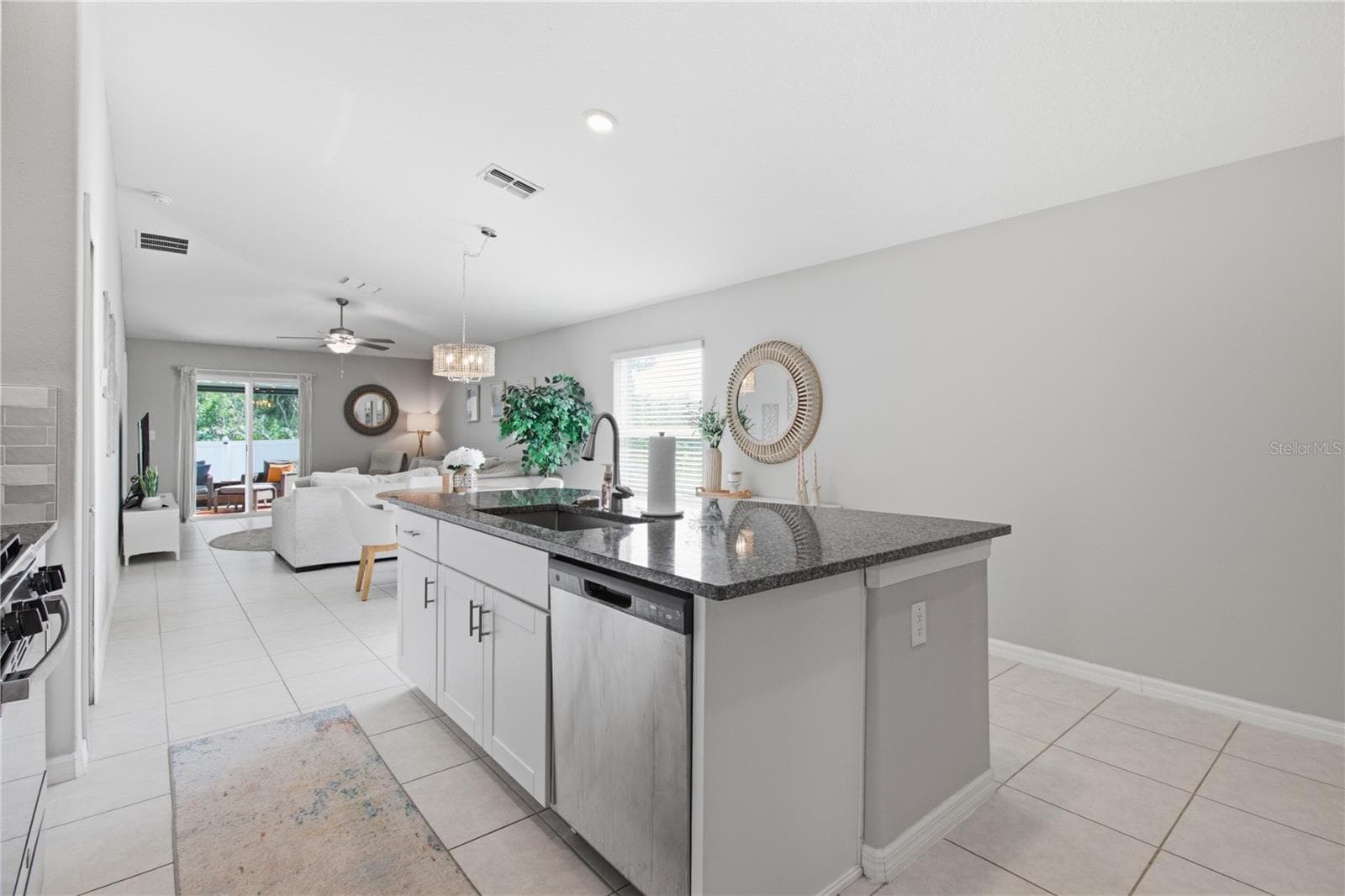 Single Family Residence at 10331 BLUE PLUME CT, RIVERVIEW, photo 7 of 57