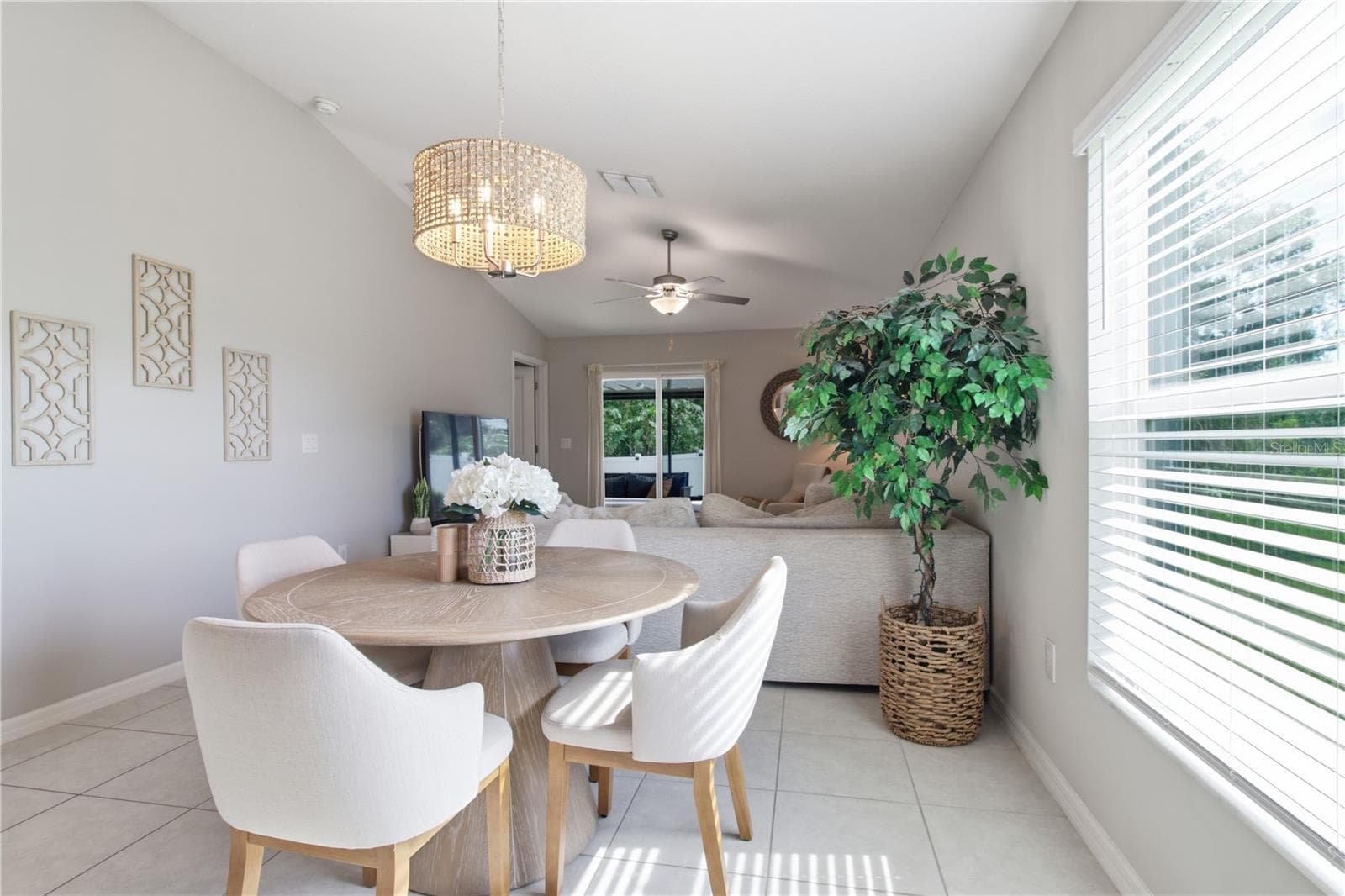 Single Family Residence at 10331 BLUE PLUME CT, RIVERVIEW, photo 13 of 57