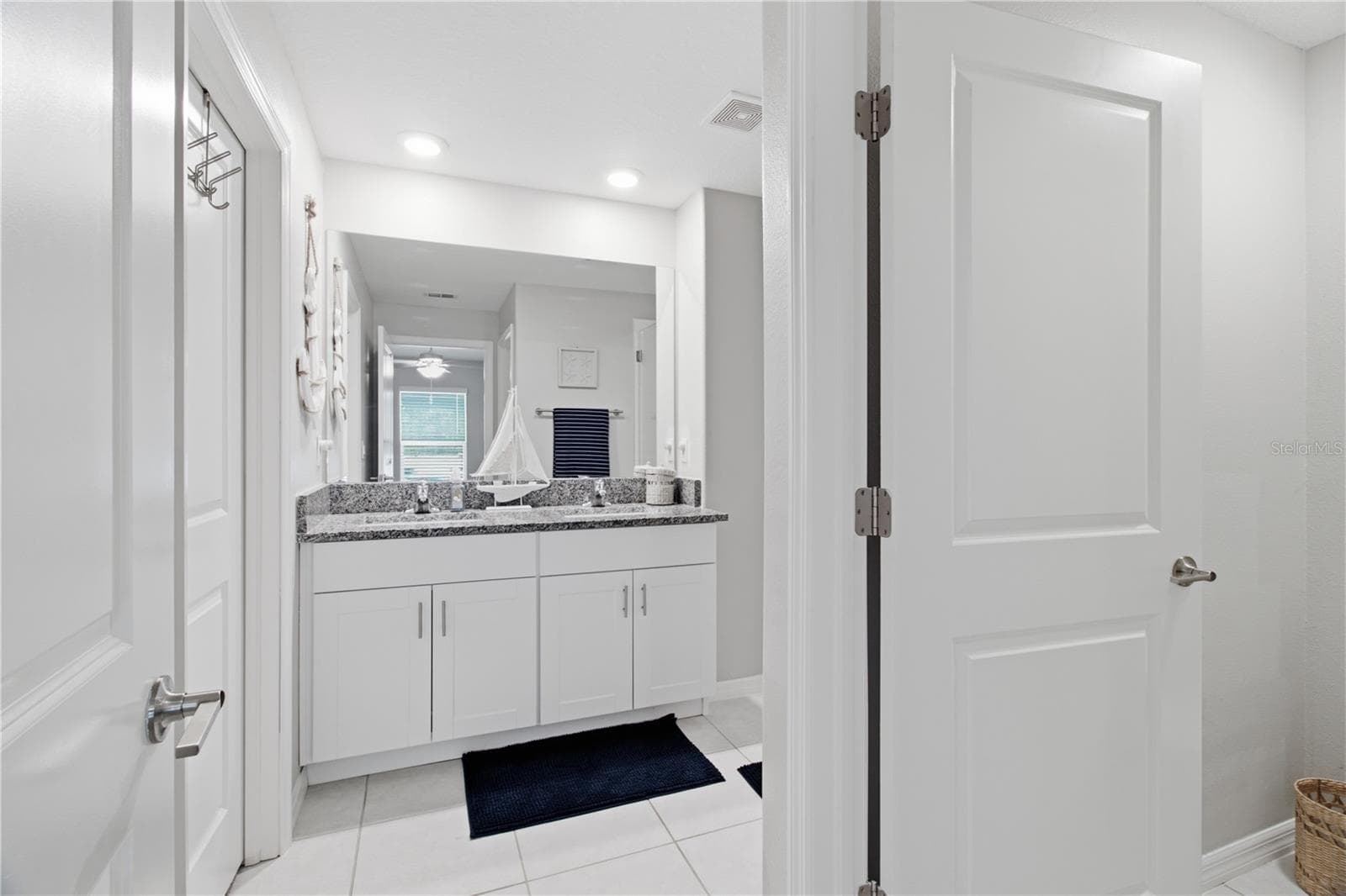 Single Family Residence at 10331 BLUE PLUME CT, RIVERVIEW, photo 23 of 57