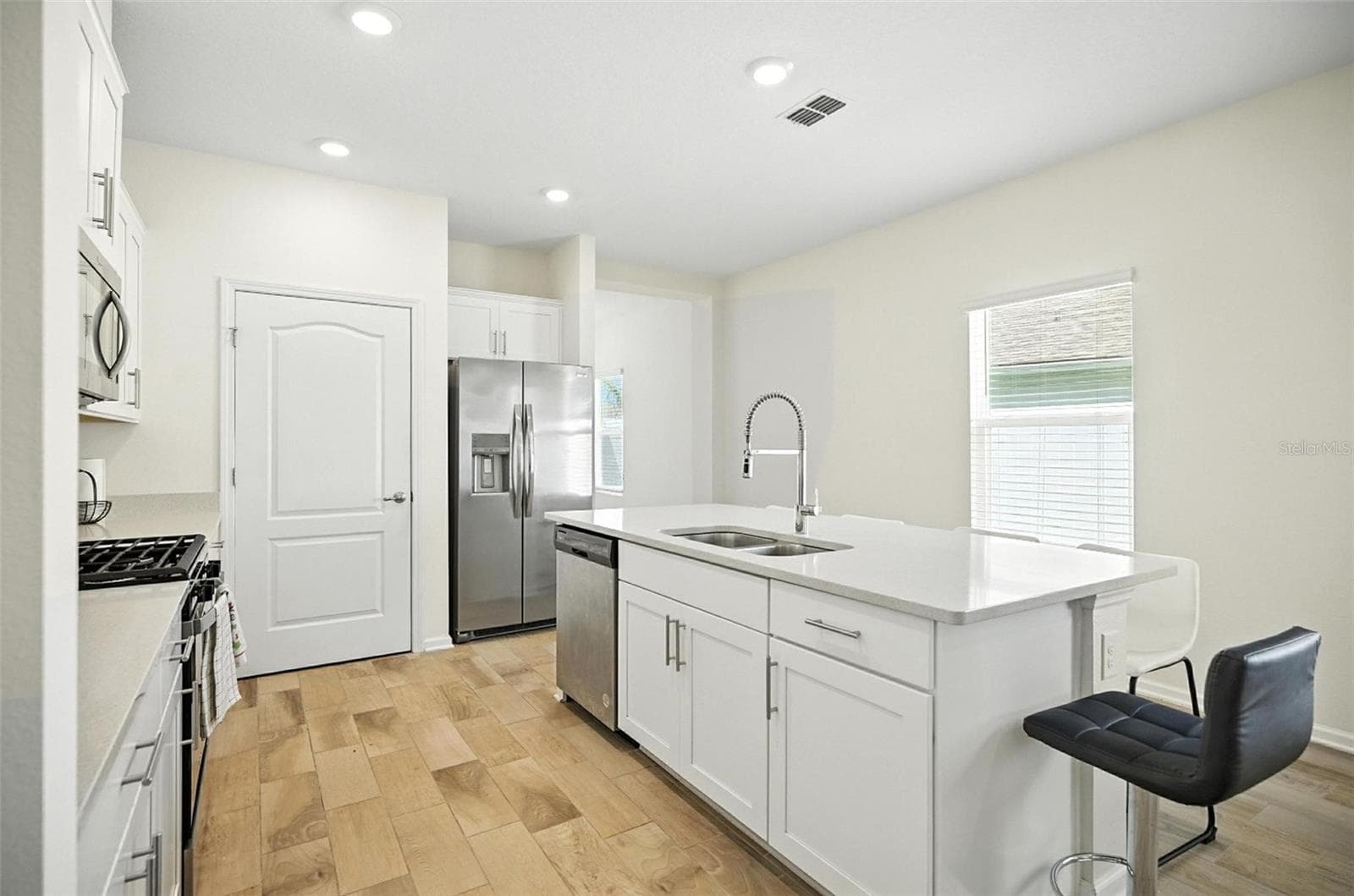 Open Kitchen - 88 BIRDIE WAY, BUNNELL