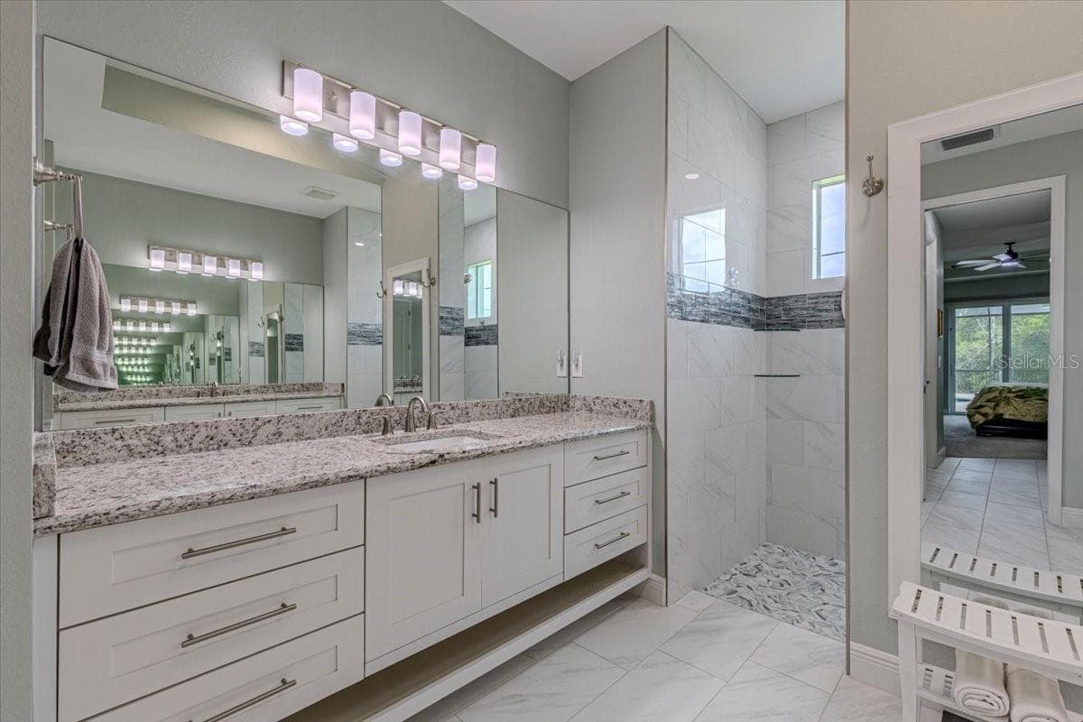 Single Family Residence at 16883 ACAPULCO RD, PUNTA GORDA, photo 16 of 45