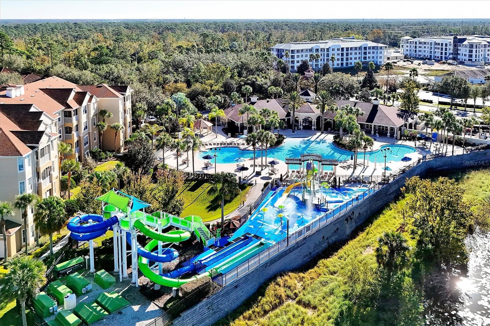 Recently RENOVATED water park, resort style pool, and clubhouse just a two block short walk from home! - 2778 ALMATON LOOP #204, KISSIMMEE