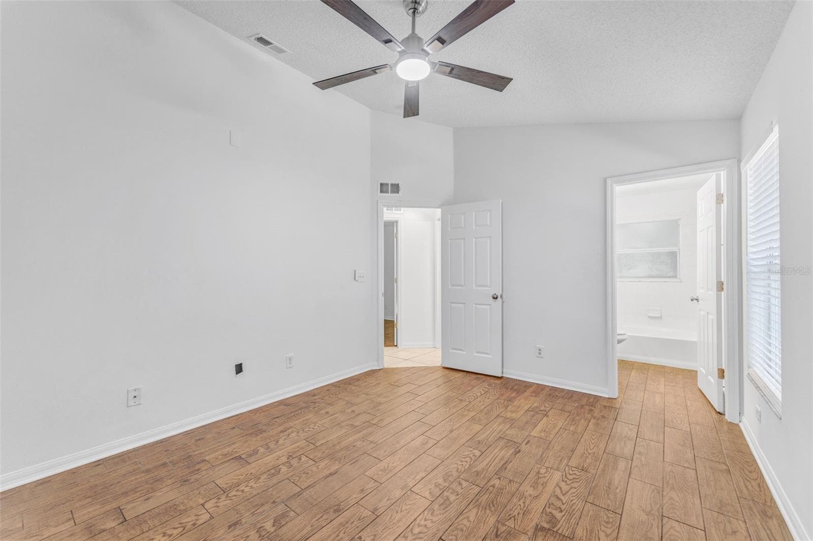 Single Family Residence at 6115 SAND KEY LN, WESLEY CHAPEL, photo 16 of 33